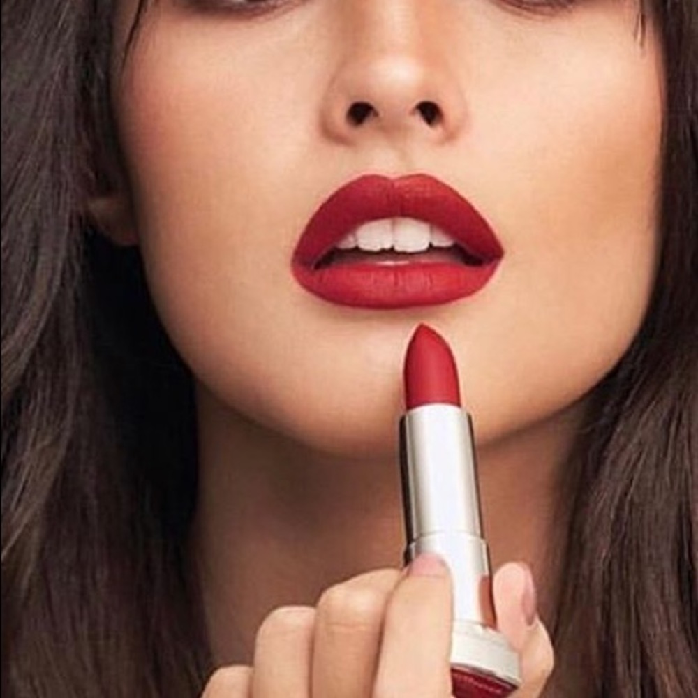 Meet your Posher, Yanet